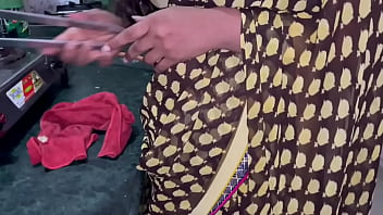Bhabhi ko kitchen se bula chut ki pyas bujha di ...