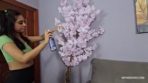 BIG HANDS SMOTHER EXTREME - VOL #717 - MISTRESS IZABELA PAES - NEW MF NOV 2025 - CLIP 01