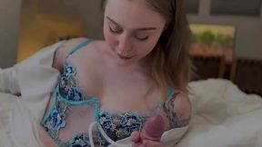 Russian beauty looks even hotter with sperm on her face