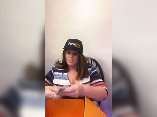 Lisa Sparxxx Unboxing of Pornhub Merch