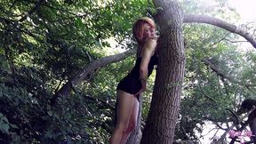 un fan m a surpris et observe en train de faire un shooting dans un petit coin ...