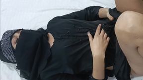 Eating Pussy Under My Burkha and Fucked Hard
