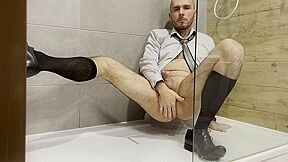 Kinky Hotel Fun In Suit And Tie And Piss Games Under The Shower