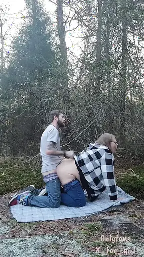 Fat ass bbw gets fucked doggystyle outdoors in public by skinny guy