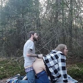 Fat ass bbw gets fucked doggystyle outdoors in public by skinny guy