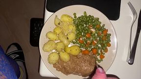 Master told me to serve myself an extra sauce with my chicken