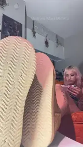 You promise My feet aren't too smelly?