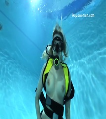 Aquawomen - That BodyGlove Neoprene Bikini - The_Video!