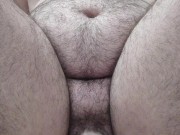 Gordinho sentando no dildo