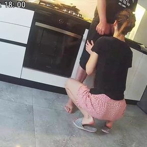 Wife fucks a neighbor in the kitchen. Real cheating