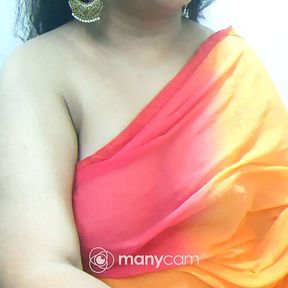 DESI BHABHI GETTING HORNY .. IN HER INDIAN DUPATTA