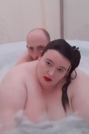 Fucking BBW in Hot Tub Doggy Style
