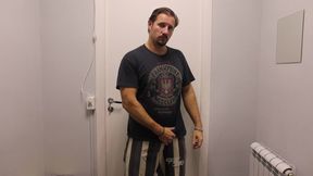 Hot daddy suddenly jacks it in an office, aiming his cumshot into a rubbish bin