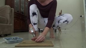 knock off a finger with a hammer m