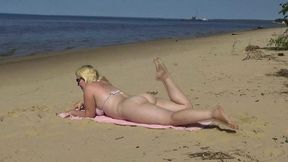 acquaintance a milf- beach blowjob