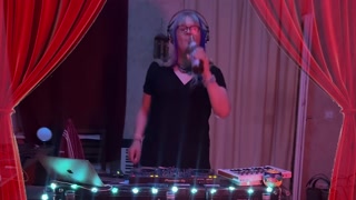 AnnaCentauri Sexy DJ Dance