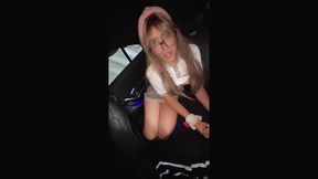 sexo publico en el carro! se cogen a colegiala chichona en el carro con el uniforme puesto despues de pasar por ella a la escuela! completo