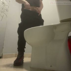 Amateur Friends Pissing Together in the Club's Toilets