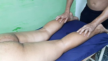 Un masaje erótico para una rica madura