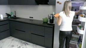 Farting while cleaning the fridge WMV FULL HD 1080p