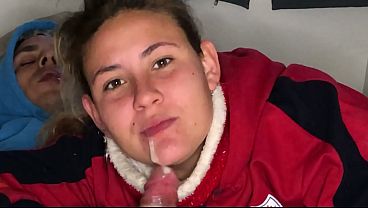 Enorme Corrida De Carga En La Boca De ESPOSAOCULTA - Terapia De Mamada