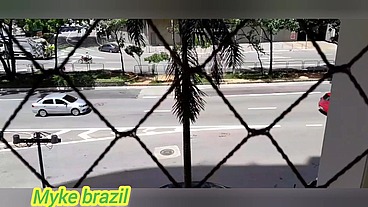 Sobrinha fãs aquele boquete bem gostoso no seu tiu e acaba dando o cuzinho para o tiu