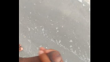 Punheta em praia de Itamaraca