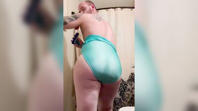 Chubby femboy is flashing his butt in front of the cam