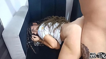 Mi hermanastro me rompe el culo en la sala cuando me estoy tomando fotos Mi hermanastro me rompe el culo en la sala cuando me estoy tomando fotos Mi hermanastro me rompe el culo en la sala cuando me