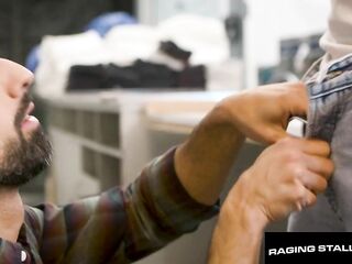 Large Rod, Taut Fit - Boy Sir Peter Stretches Ali Rush’s Bushy Aperture at RagingStallion