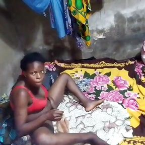 A Real African Couple Gets Wet in the Bedroom