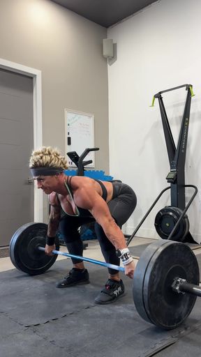 Hottie offers gym session for training