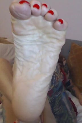 Wrinkly Feet