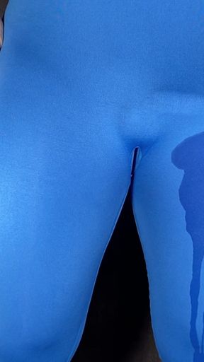 Hands free cumshot in tight pants   Clip 1