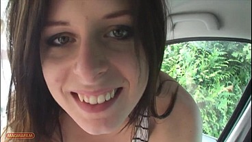 Hitchhiker Lets Herself Be Fingered and Does It Directly in the Car
