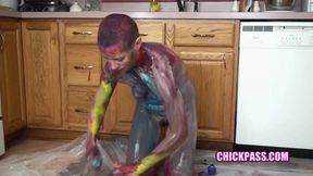 Bald chick Shelly paints her naked body