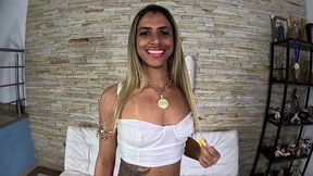 milf grelhuda leva ferro no cu - sol di luna