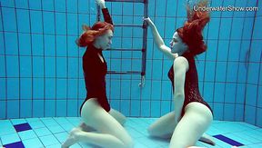 Kinky Diana Zelenkina and Simonna gonna make you jizz with underwater show