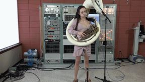 Ama Rio Tries Out the Sousaphone Vibrator (MP4 - 720p)