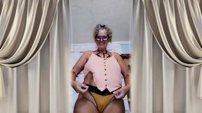 Lukerya with a big round ass in the kitchen