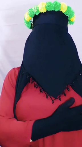 Beautiful Indian Bhabhi doing handjob   Clip 1