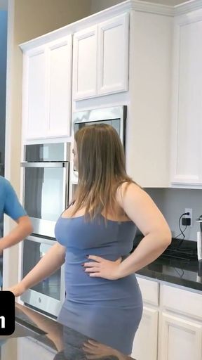 Swappz - Stepmoms Natasha Nice &amp; Kiki Daire Teach Their College Guys About Sex   Clip 2