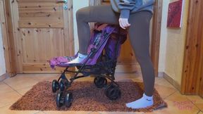 Sneaker-Girl Doro - Stroller Crush