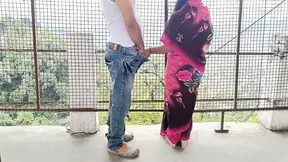 Tarki devar ne bhabhi ko suhagrat ke din pink saree mein ache se choda xnxx