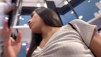 Morena deliciosa batendo siririca