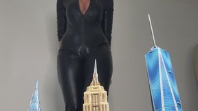 giantess destroys NYC