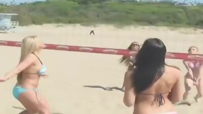 Lesbian Beach Babes Making Out! part 1