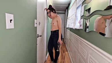 Jacob’s stepmom teases her big ass desperate to pee at the party