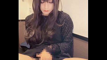 【個撮】巻き髪美女女装が静かにオナニーする動画
