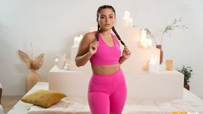 ”Weird yoga lesson with BIG BOOTY Ariana Van X”